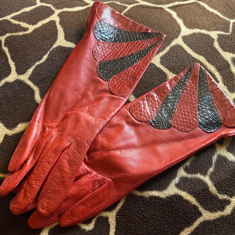 Very Rare Vintage 80’s Red Leather Gloves With Snakeskin Accents